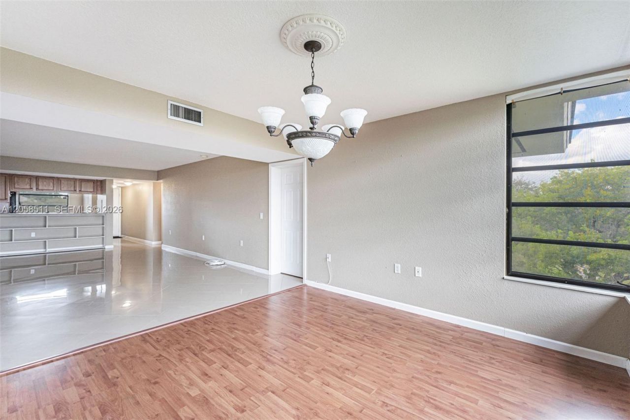 1705 Whitehall Dr , Unit 401, Davie, FL 33324 Photo
