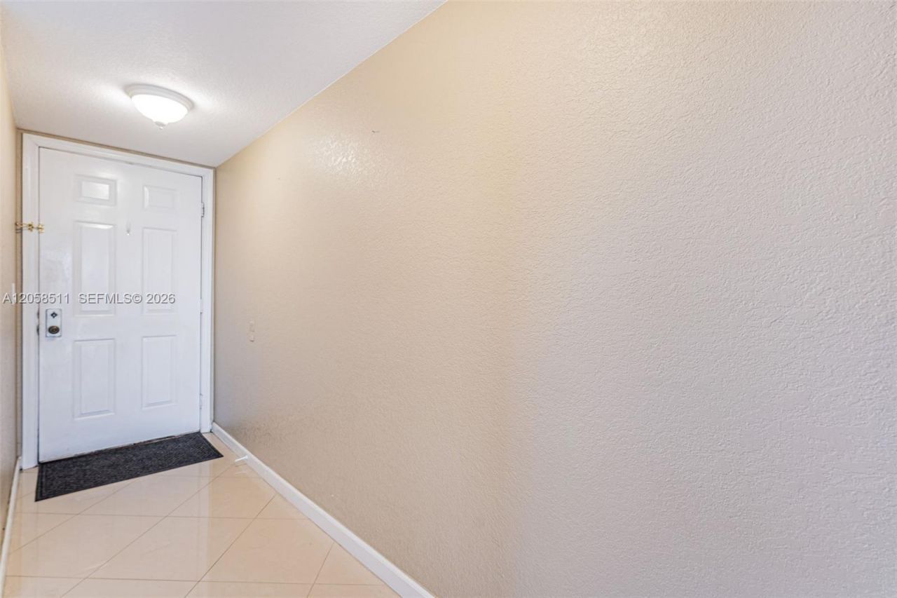 1705 Whitehall Dr , Unit 401, Davie, FL 33324 Photo