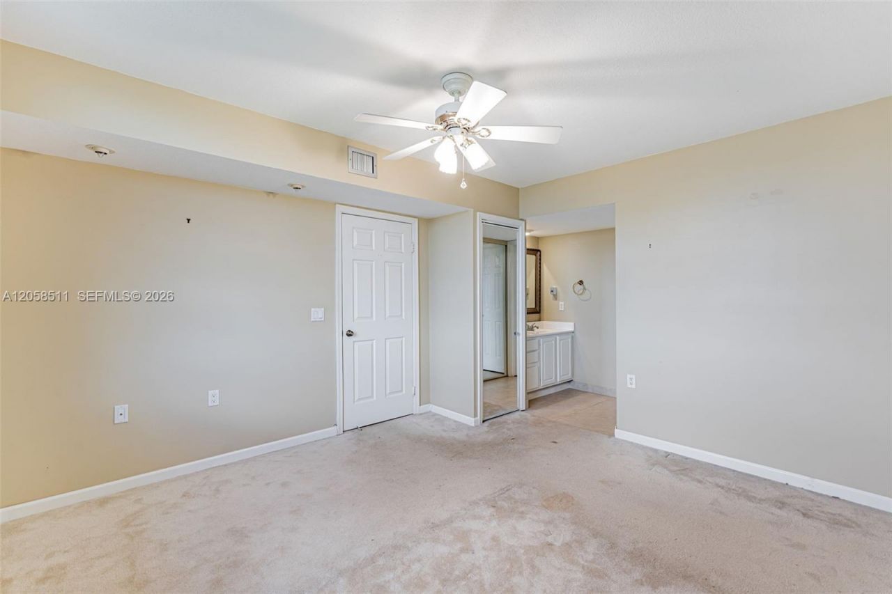 1705 Whitehall Dr , Unit 401, Davie, FL 33324 Photo