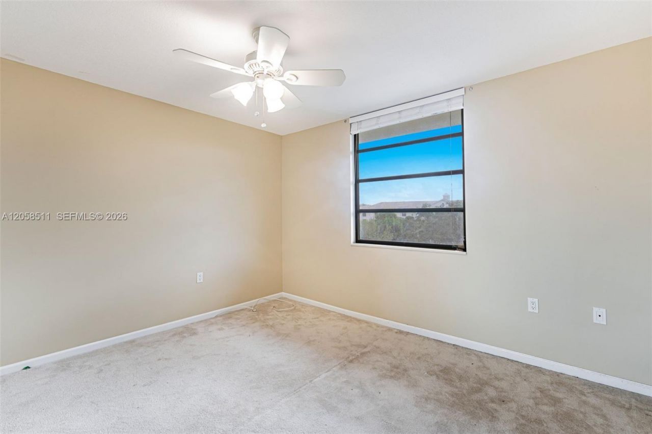 1705 Whitehall Dr , Unit 401, Davie, FL 33324 Photo