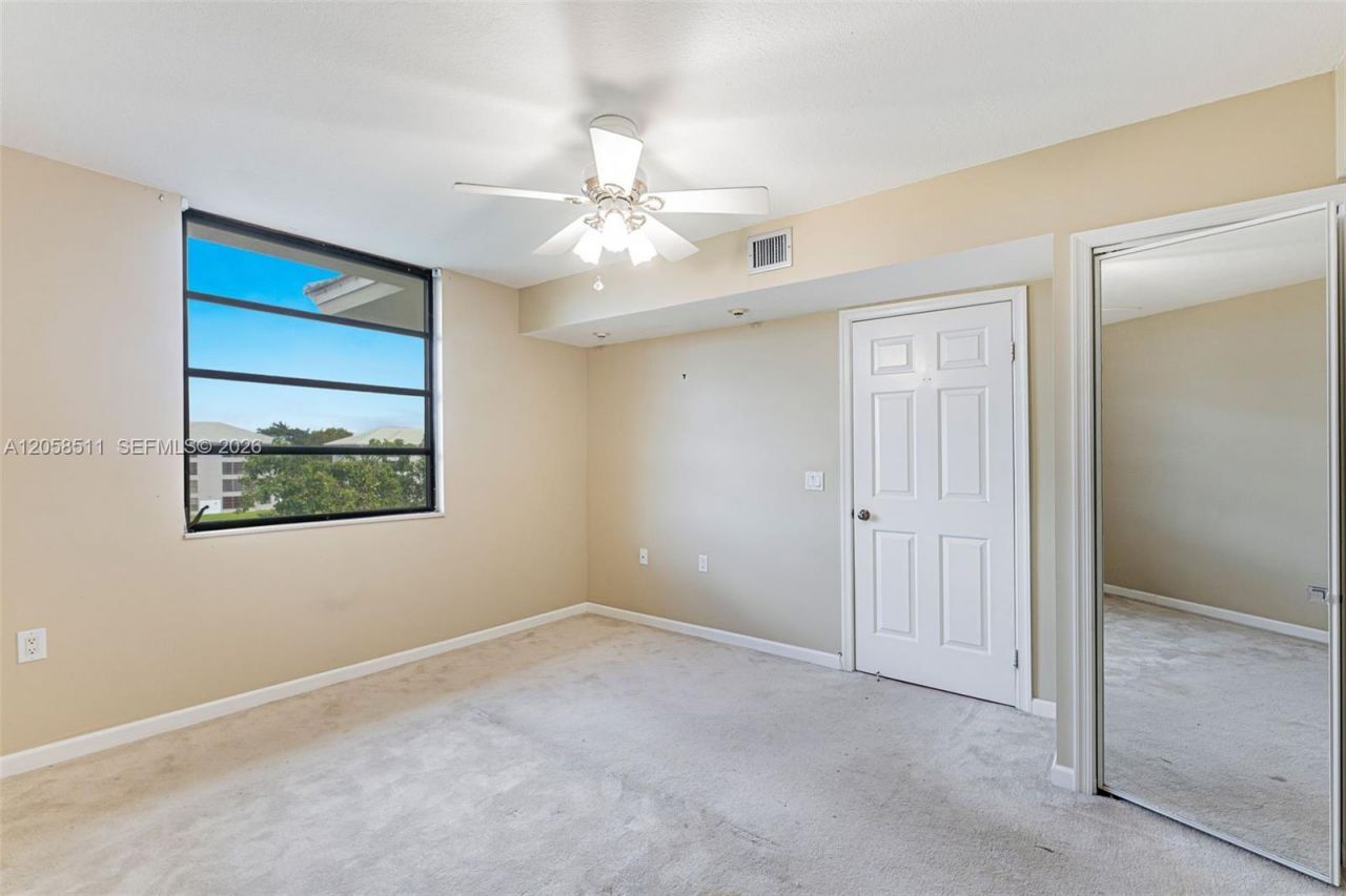 1705 Whitehall Dr , Unit 401, Davie, FL 33324 Photo