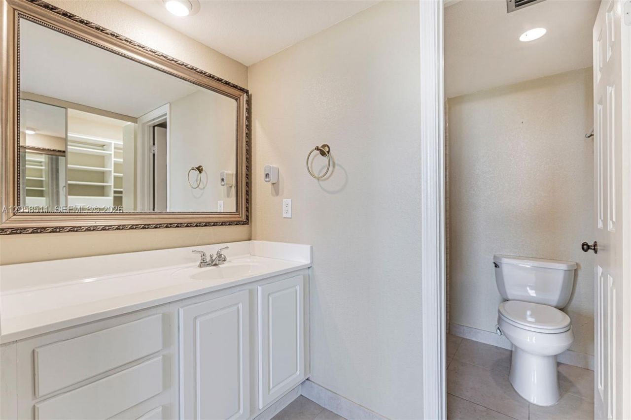 1705 Whitehall Dr , Unit 401, Davie, FL 33324 Photo