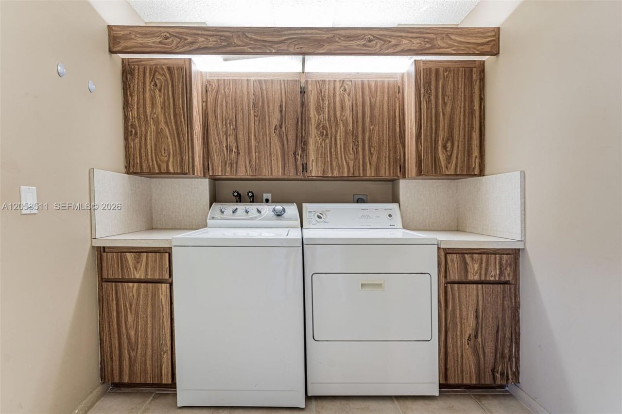 1705 Whitehall Dr , Unit 401, Davie, FL 33324 Photo