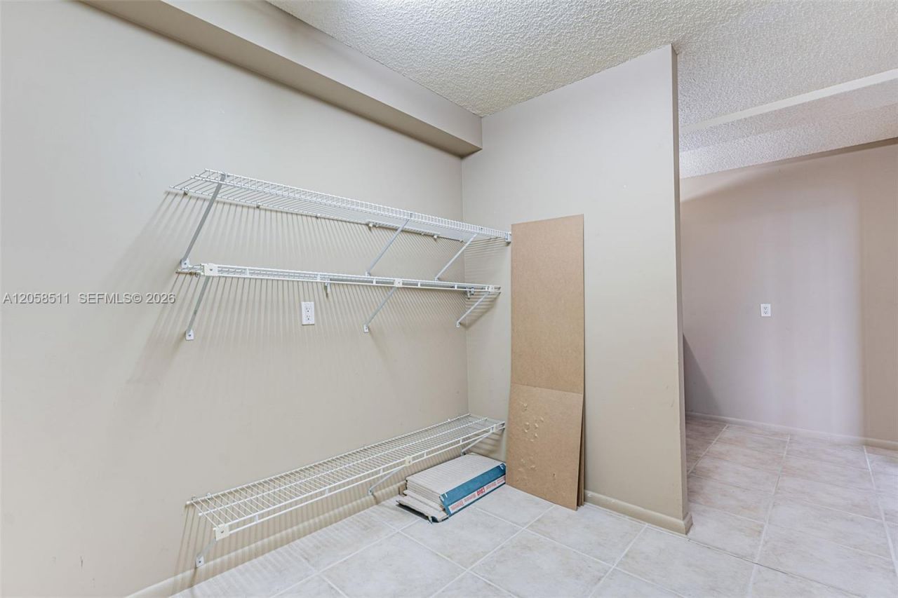 1705 Whitehall Dr , Unit 401, Davie, FL 33324 Photo