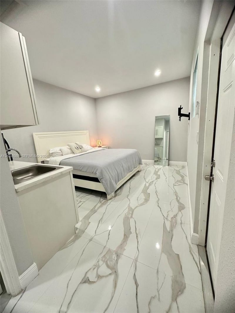 40 Sutton Rd , Unit 1, West Park, FL 33023 Photo