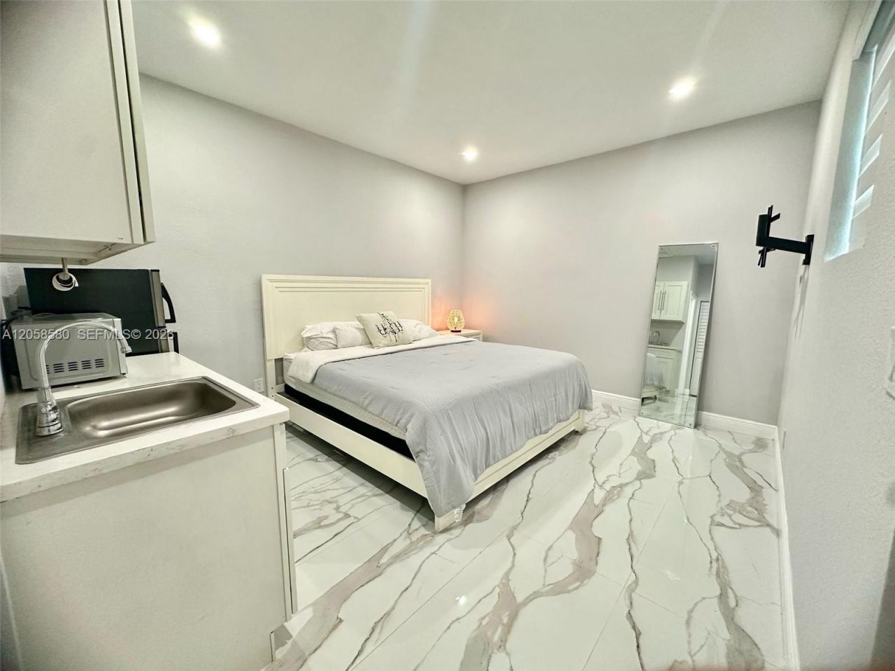40 Sutton Rd , Unit 1, West Park, FL 33023 Photo