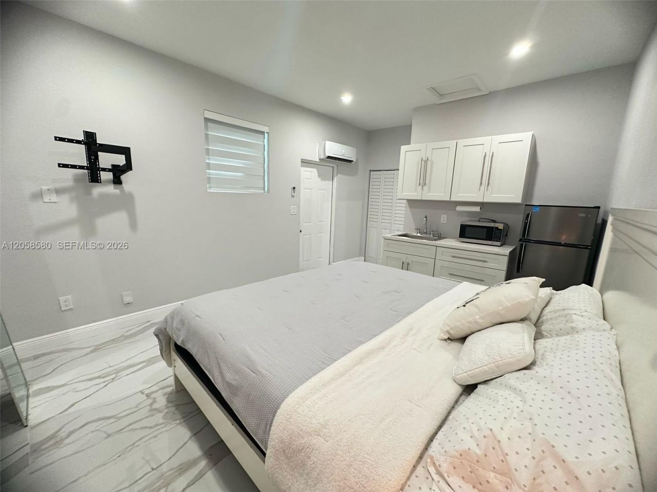 40 Sutton Rd , Unit 1, West Park, FL 33023 Photo