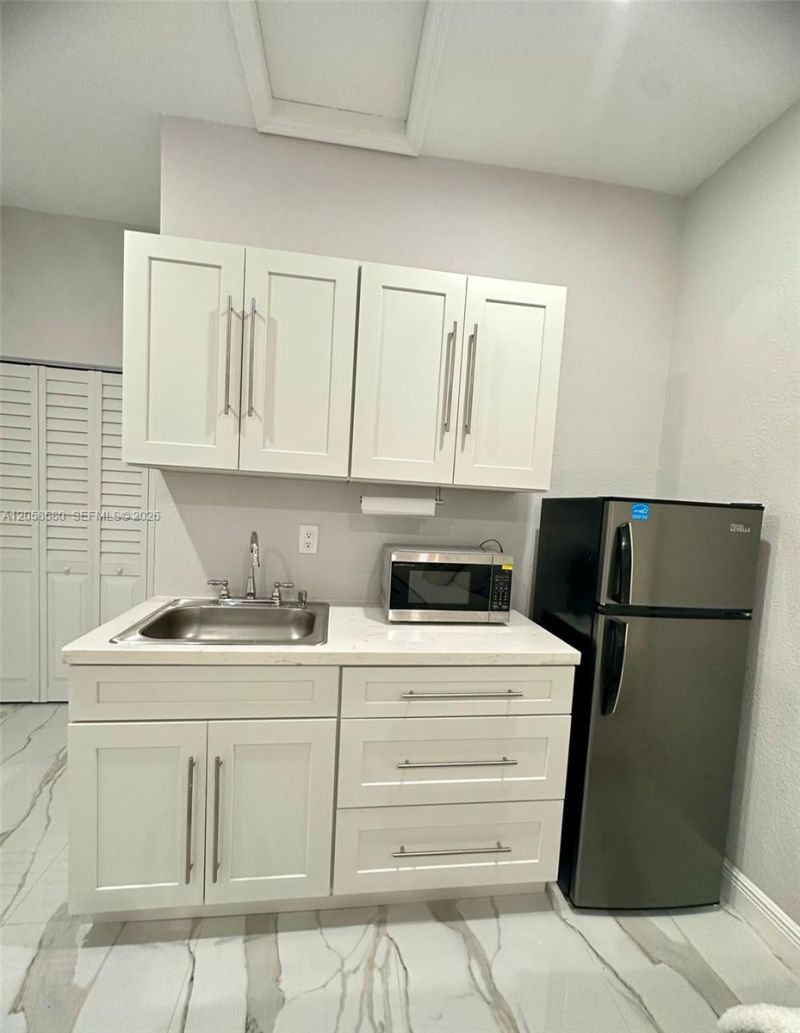 40 Sutton Rd , Unit 1, West Park, FL 33023 Photo