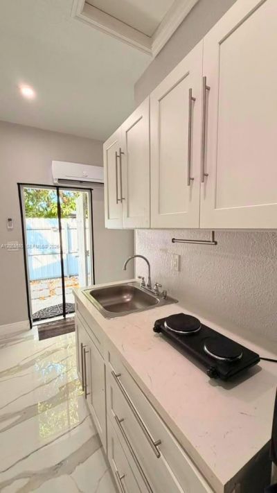 40 Sutton Rd , Unit 1, West Park, FL 33023 Photo