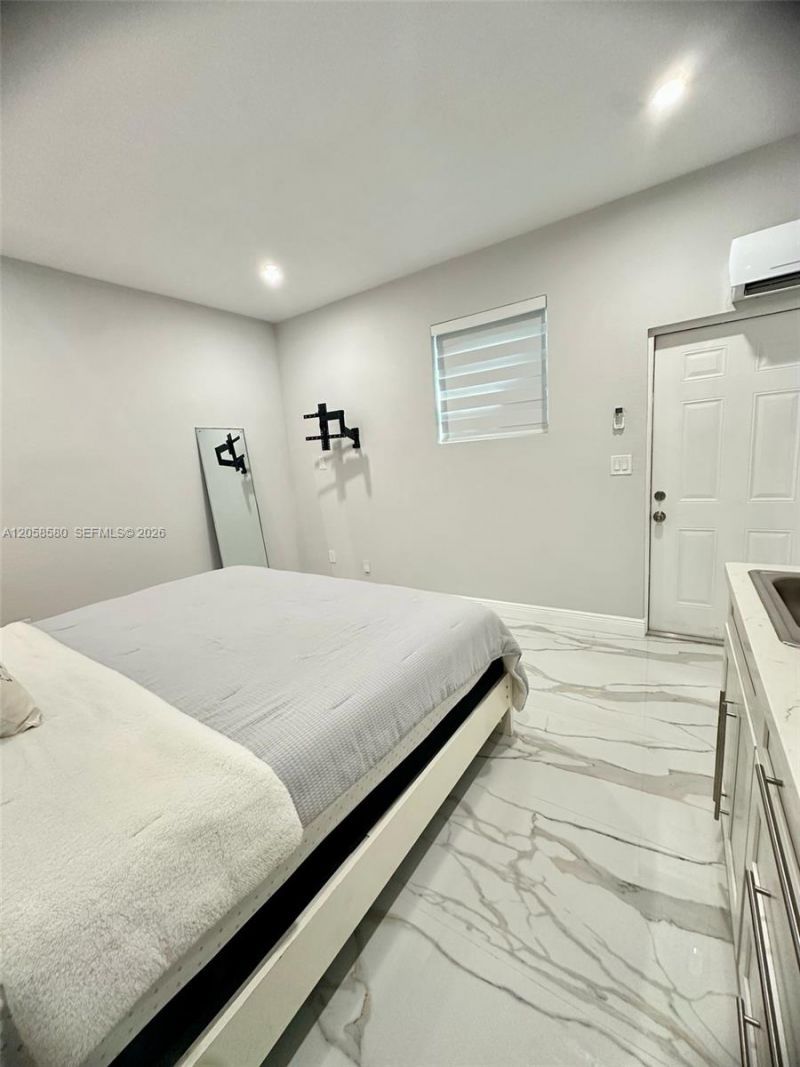 40 Sutton Rd , Unit 1, West Park, FL 33023 Photo