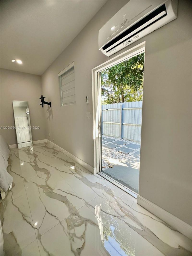 40 Sutton Rd , Unit 1, West Park, FL 33023 Photo