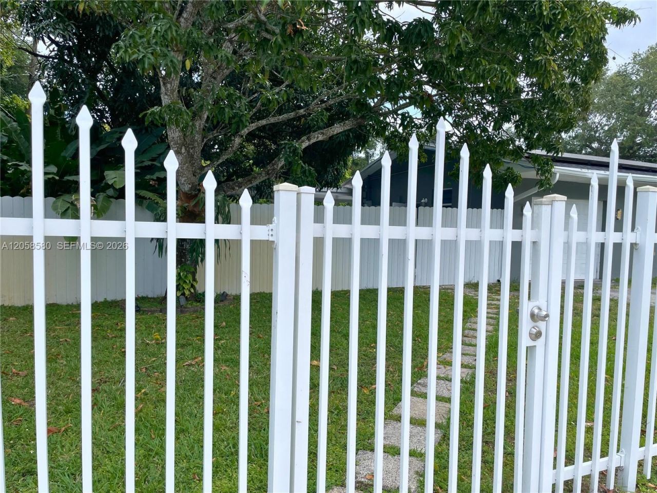 40 Sutton Rd , Unit 1, West Park, FL 33023 Photo