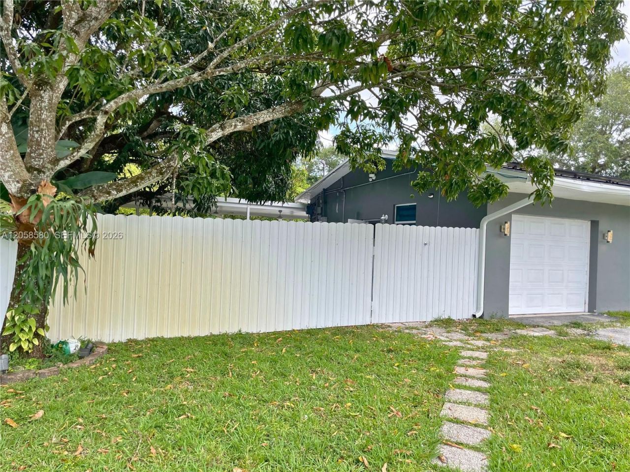 40 Sutton Rd , Unit 1, West Park, FL 33023 Photo