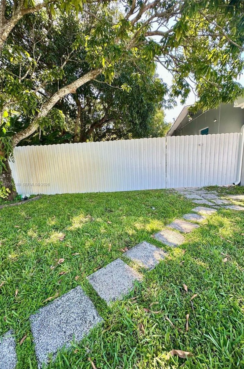 40 Sutton Rd , Unit 1, West Park, FL 33023 Photo