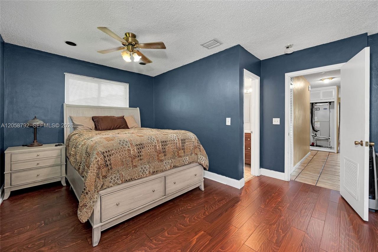 220 SW 65th Ave, Pembroke Pines, FL 33023 Photo