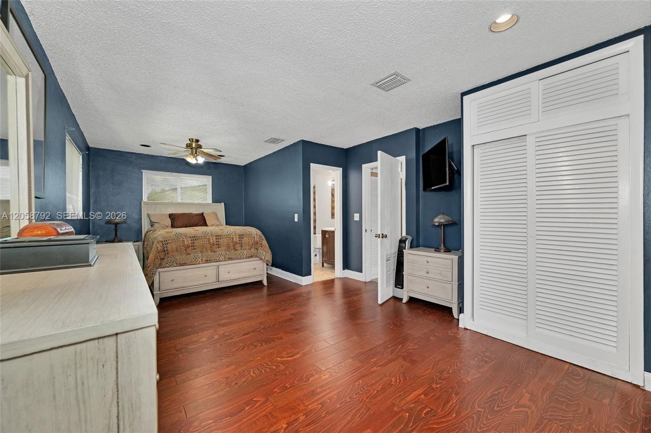 220 SW 65th Ave, Pembroke Pines, FL 33023 Photo