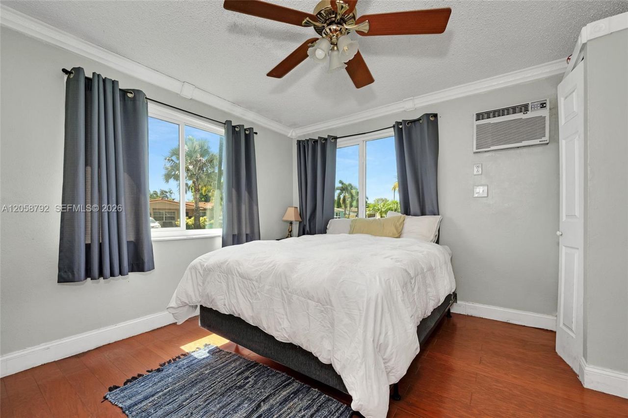 220 SW 65th Ave, Pembroke Pines, FL 33023 Photo