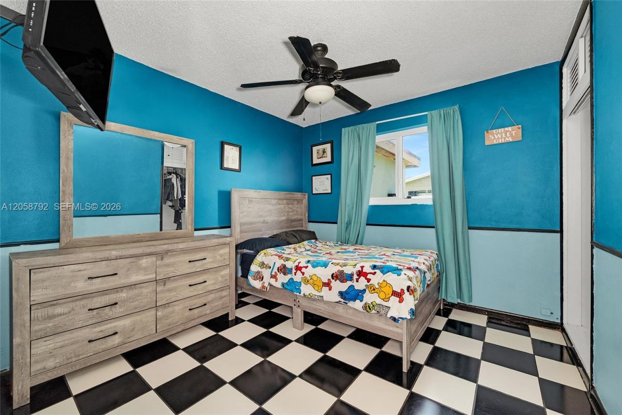 220 SW 65th Ave, Pembroke Pines, FL 33023 Photo