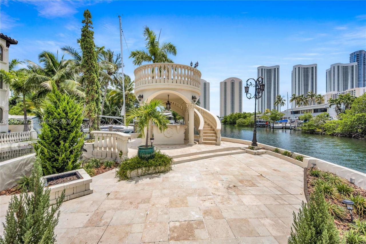 270 Atlantic Ave , Sunny Isles Beach, FL 33160 Photo