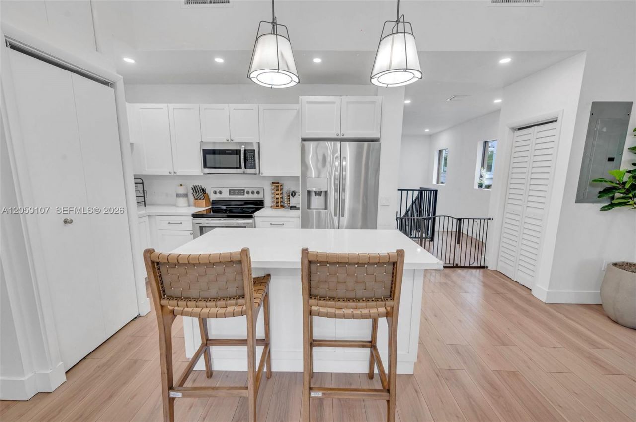 270 Atlantic Ave , Sunny Isles Beach, FL 33160 Photo