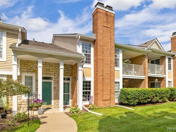56472 Chesapeake Trail , Shelby Twp, MI 48316