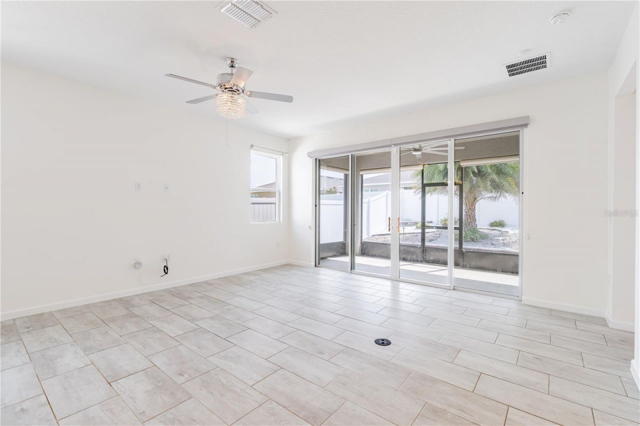 5229 Meadow Song Drive, Okahumpka, FL 34762 Photo