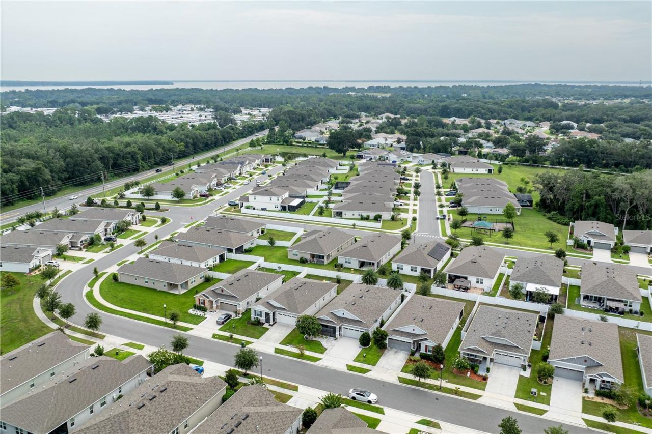 5229 Meadow Song Drive, Okahumpka, FL 34762 Photo