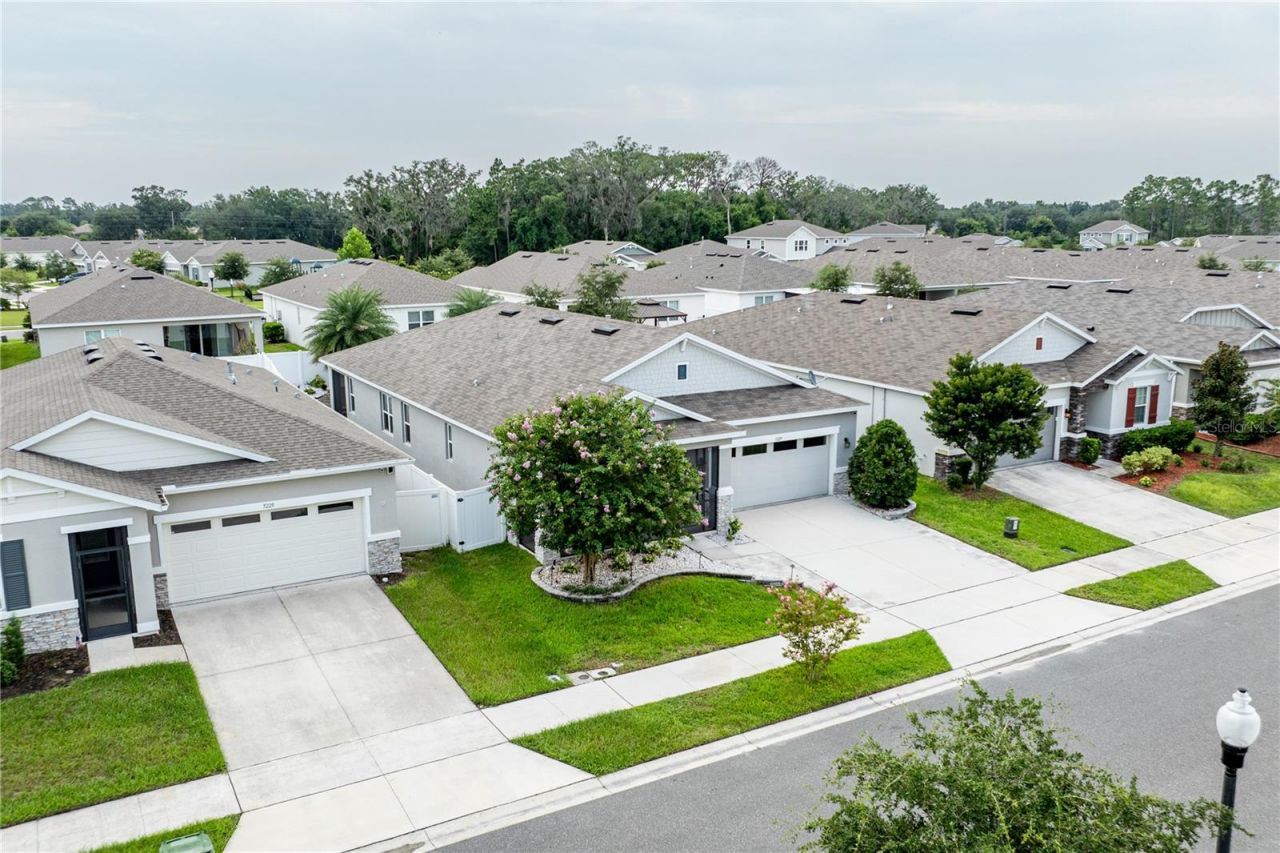 5229 Meadow Song Drive, Okahumpka, FL 34762 Photo