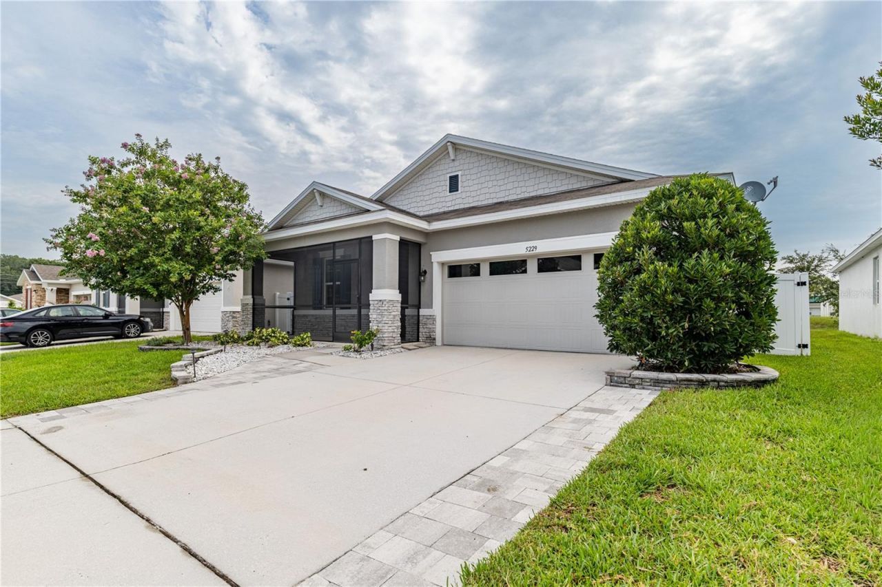 5229 Meadow Song Drive, Okahumpka, FL 34762 Photo