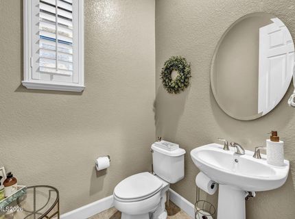 10795 Serratina Drive, Reno, NV 89521 Photo