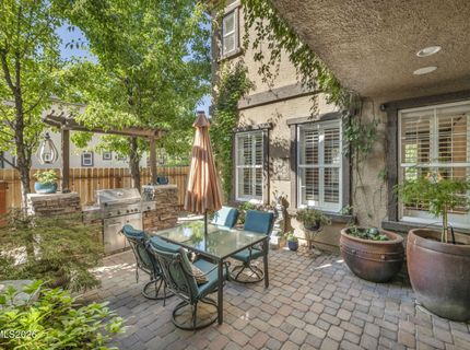 10795 Serratina Drive, Reno, NV 89521 Photo