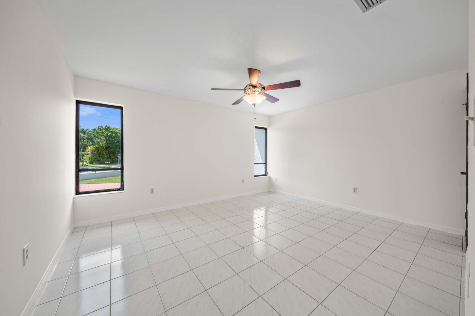 1110 SW 97th Avenue, Miami, FL 33174 Photo