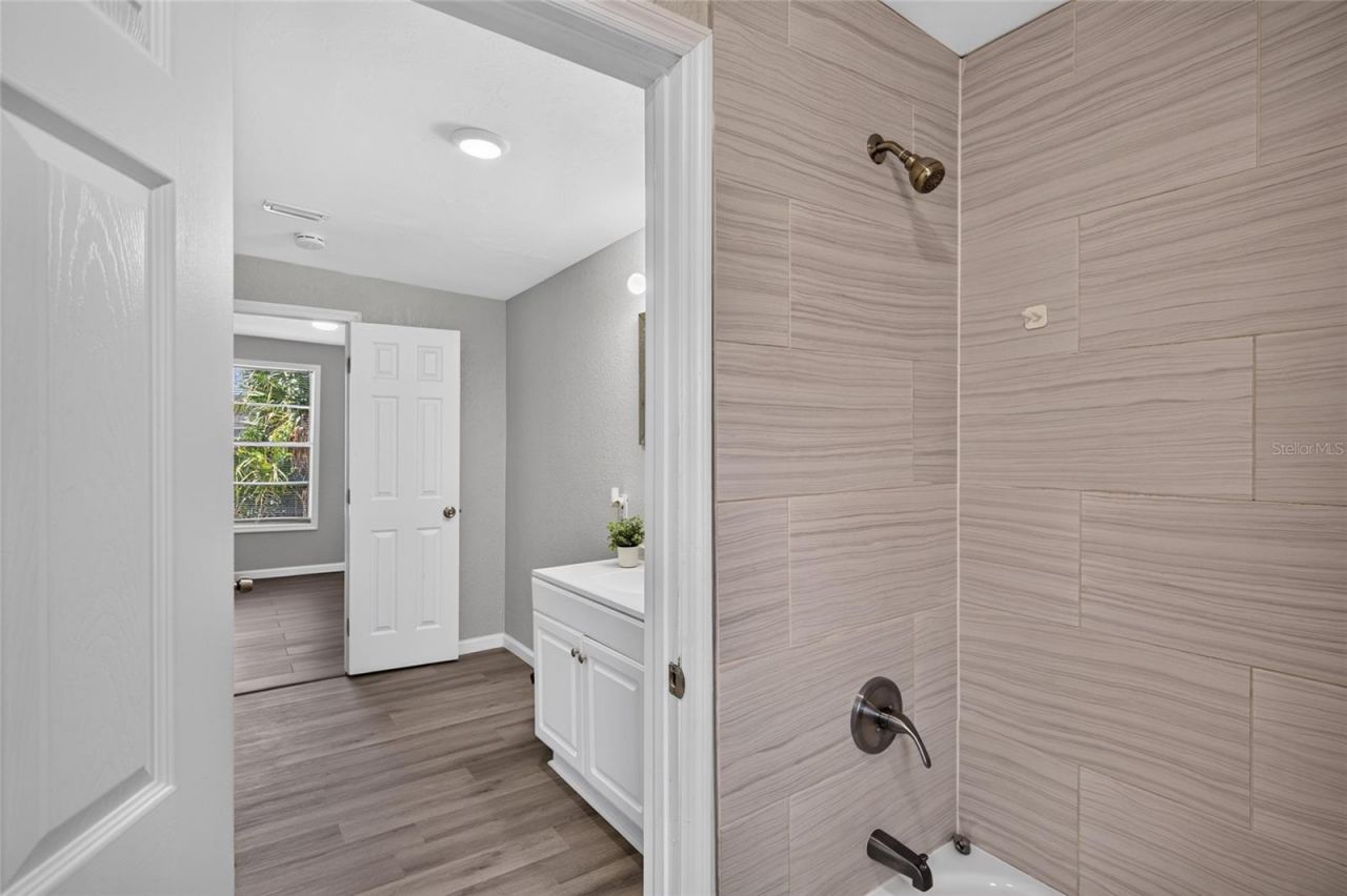 411 12th Avenue E, Bradenton, FL 34208 Photo