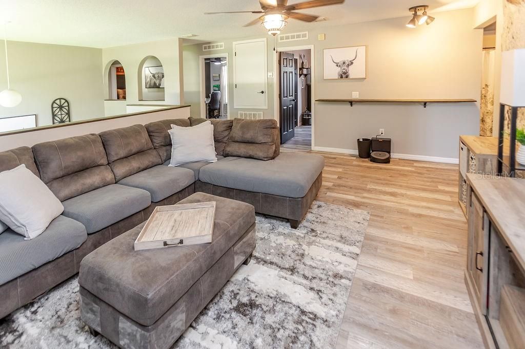 11083 Maybird Avenue, Weeki Wachee, FL 34613 Photo
