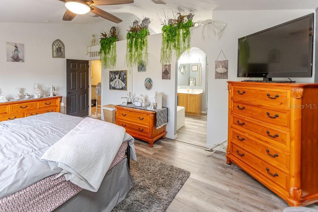 11083 Maybird Avenue, Weeki Wachee, FL 34613 Photo