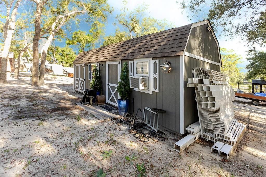 11083 Maybird Avenue, Weeki Wachee, FL 34613 Photo