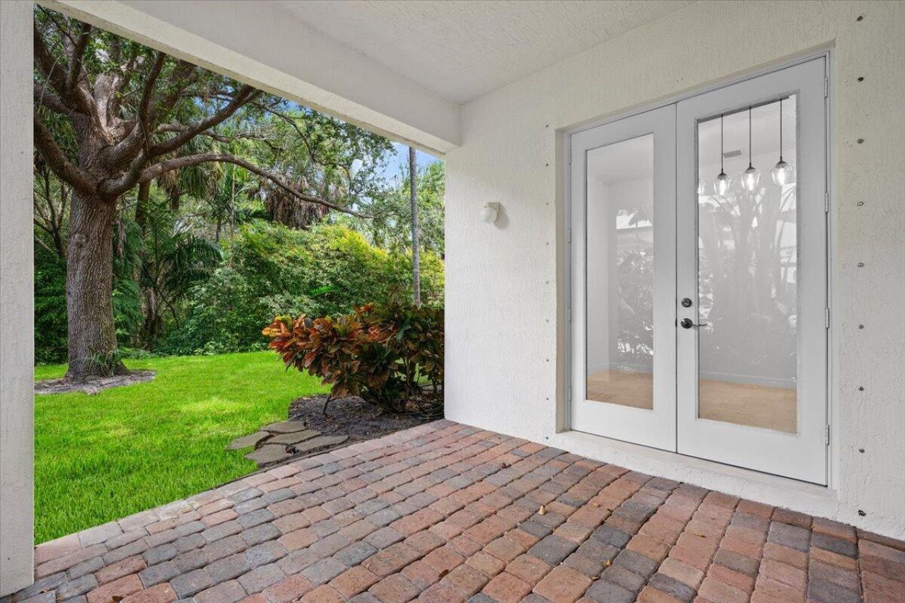 1049 Vintner Boulevard, Palm Beach Gardens, FL 33410 Photo