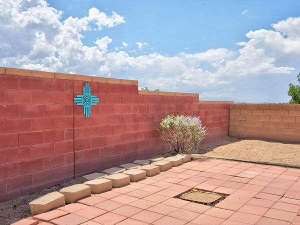 541 Loma Linda Loop NE, Rio Rancho, NM 87124