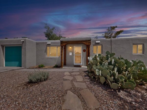 5913 La Corrida Road NE, Albuquerque, NM 87110