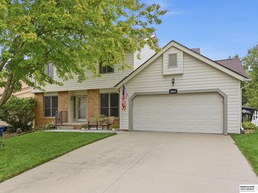 16914 Patterson Drive, Omaha, NE 68135