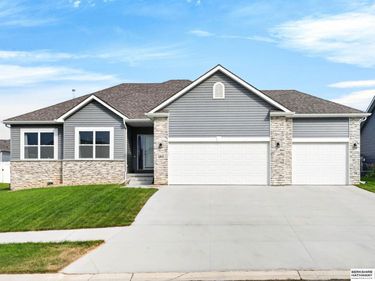 12915 S 55th Street, Papillion, NE 68133