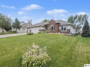 17509 Walnut Street, Omaha, NE 68130
