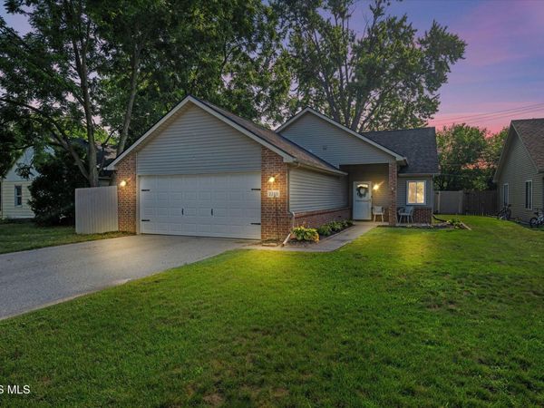 3240 Marsrow Avenue , Toledo, OH 43615