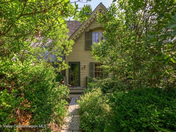 39 Hudson Street, Kinderhook, NY 12106