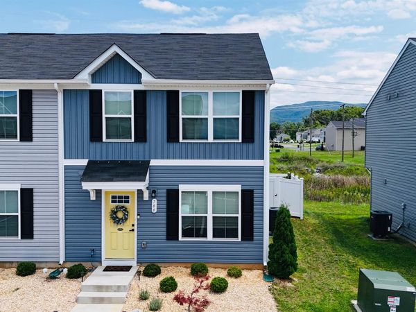 766 CARSON CIR , Grottoes, VA 24441