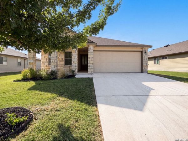 955 PUMPKIN RDG, New Braunfels, TX 78130