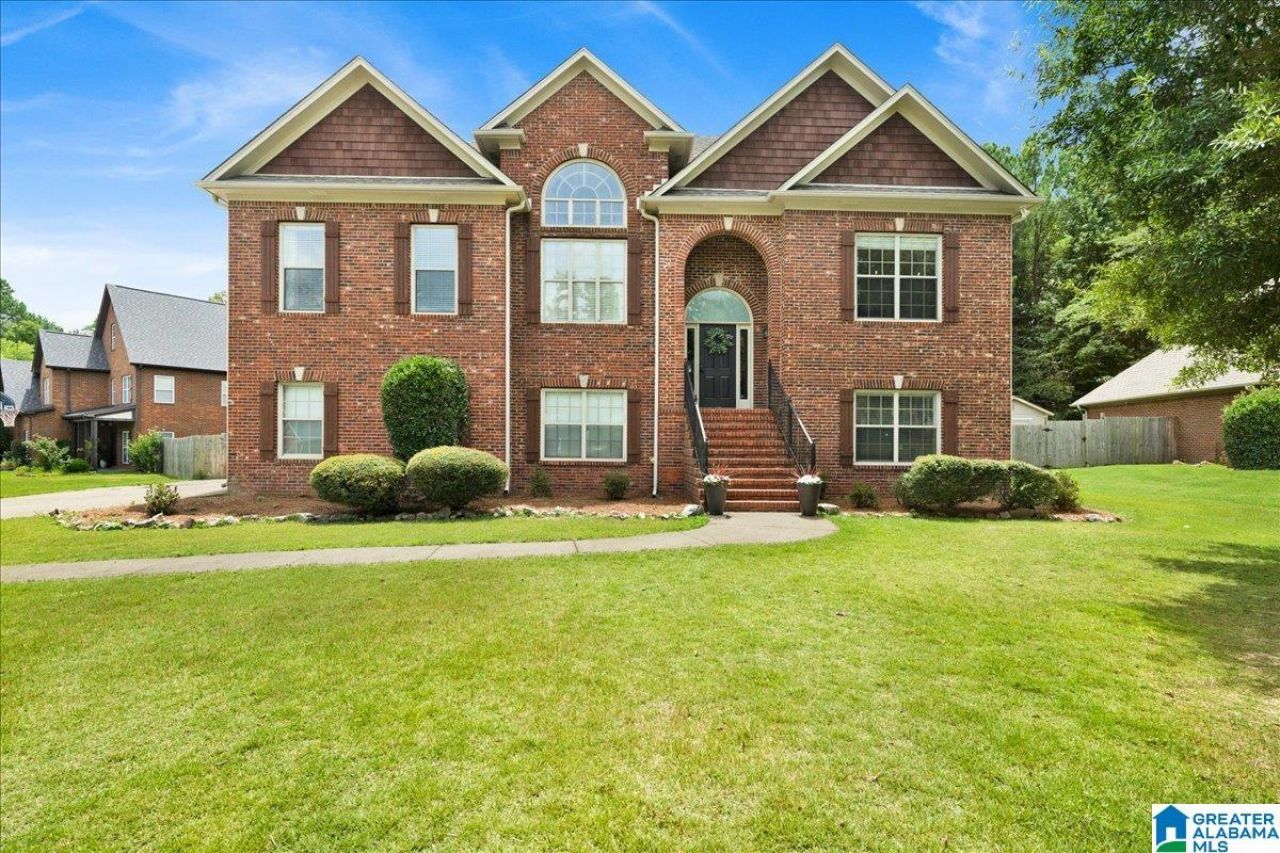 672 Wynlake Cove, Alabaster, AL 35007 Main Photo