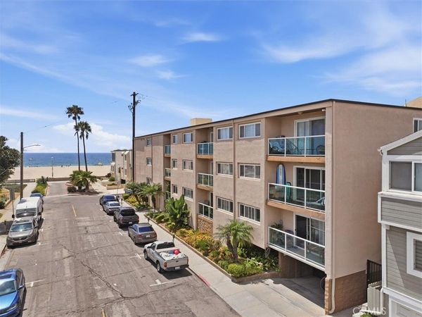 15 15th Street, Unit 14, Hermosa Beach, CA 90254