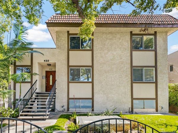 432 S Oak Knoll Avenue, Unit 4, Pasadena, CA 91101