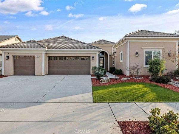 6545 W Wren, Visalia, CA 93291